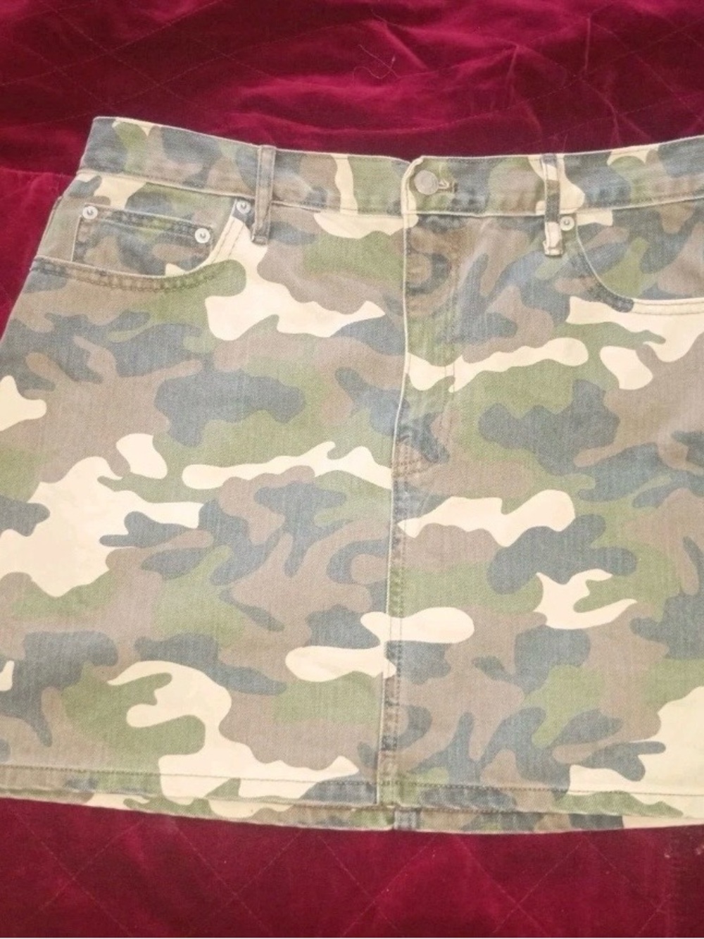 Gap camo skirt sz 12